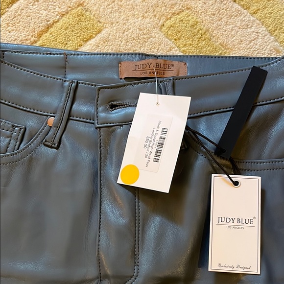 NWT Judy Blue Faux Leather Pants - Size 28 - Picture 2 of 5